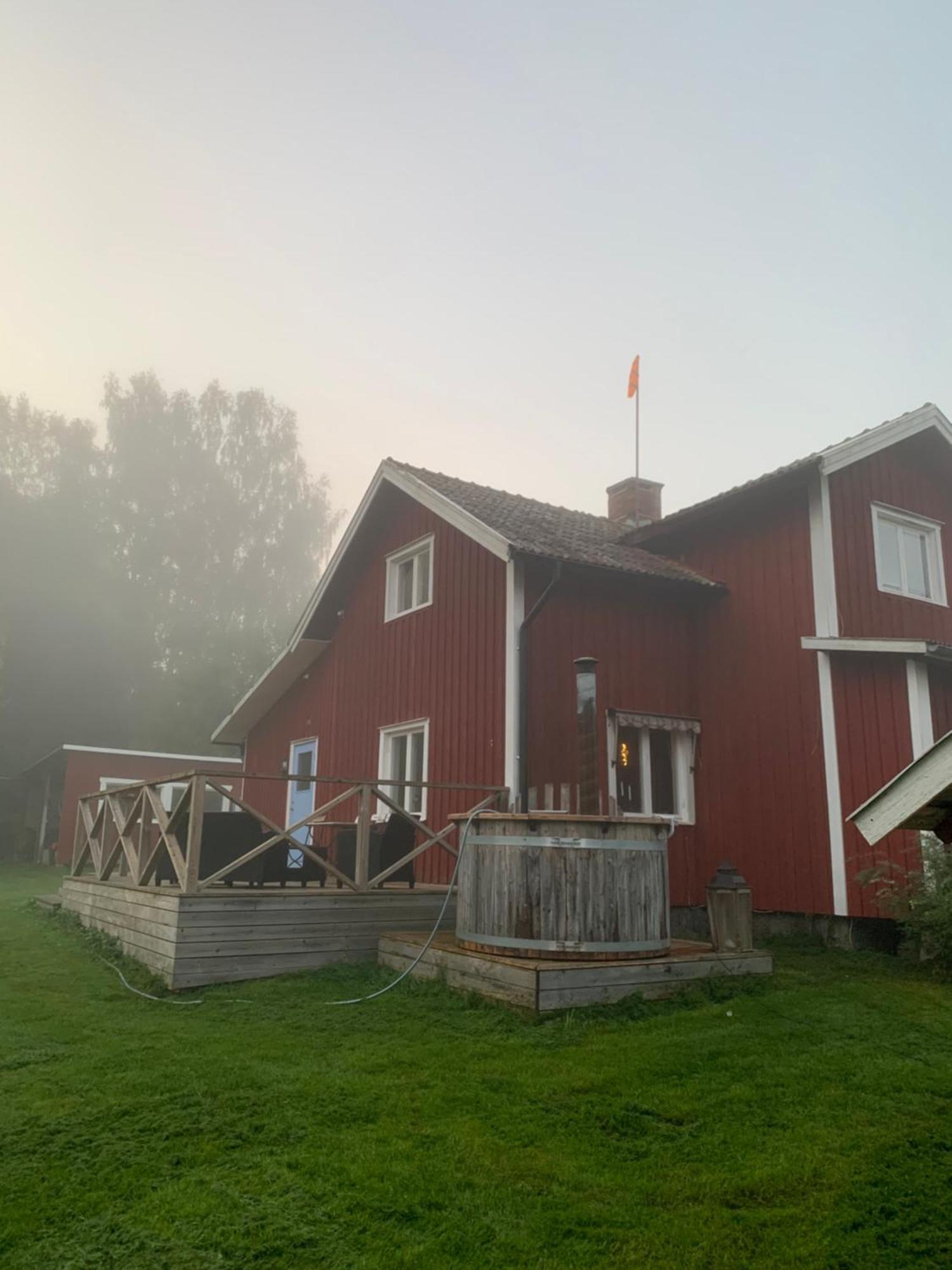 Warm Beheiztes Gemuetliches Haus In Der Natur Sunne Esterno foto