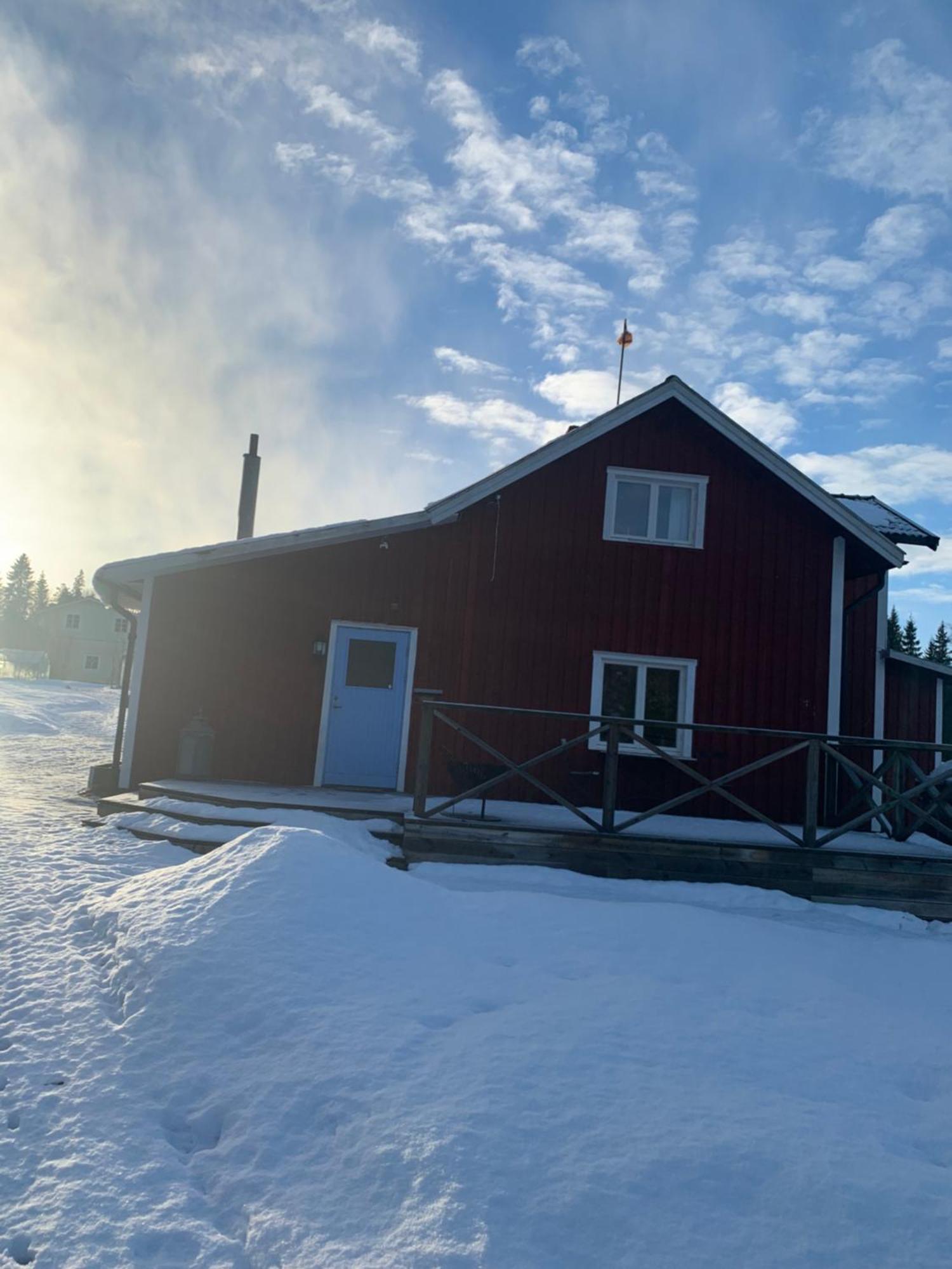 Warm Beheiztes Gemuetliches Haus In Der Natur Sunne Esterno foto